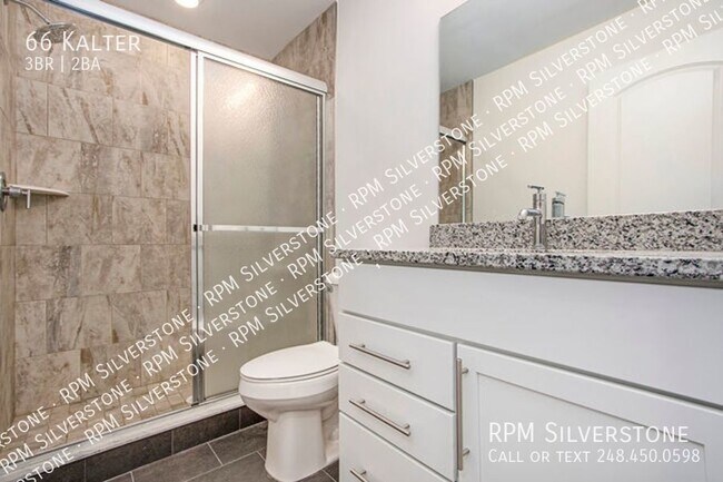 Building Photo - Spacious 3-bedroom
