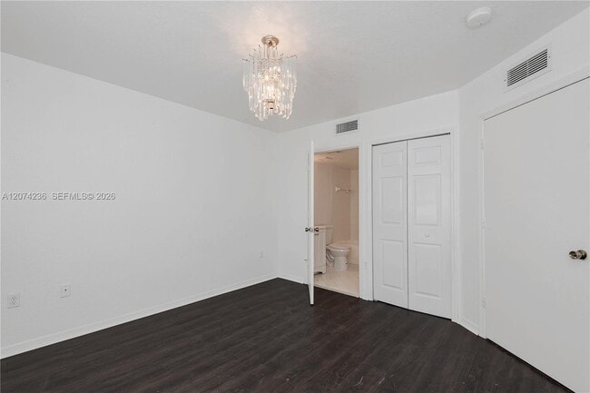 Building Photo - 975 NE 34th Ave