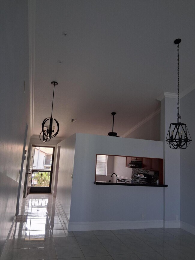 Building Photo - 7590 Tahiti Ln