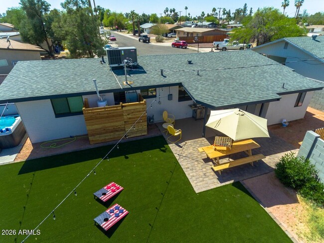 Building Photo - 1207 W 15th St