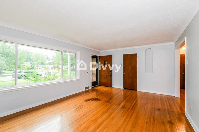 Building Photo - 5 Monacella Ct