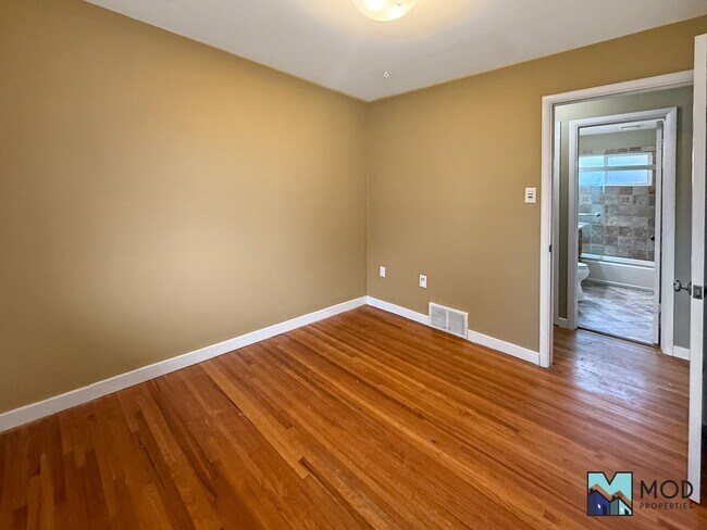 Building Photo - $0 DEPOSIT OPTION!!! CHARMING 3 BED/1 BATH RANCH IN VIRGINIA VILLAGE: HARDWOOD FLOORS, SPACIOUS L...