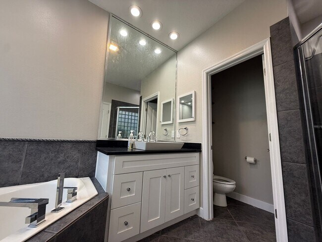 Building Photo - Beautiful Single Family Home in Windermere!