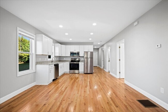 Building Photo - 9 Upsala St