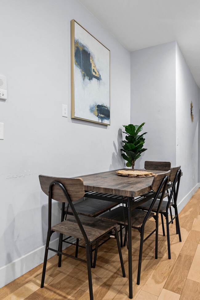 Building Photo - 1011 Bennington St