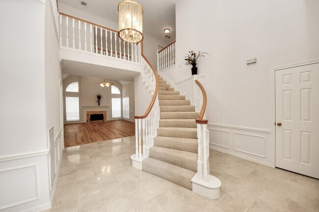 Building Photo - 4418 Bermuda Dr