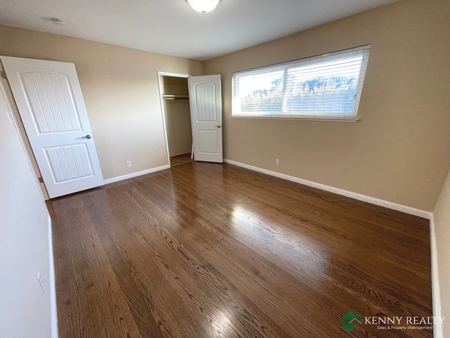 Building Photo - 4BD/2.5BA Spacious Foster City Home with Huge Backyard + Hot Tub
