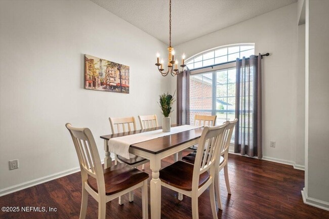 Building Photo - 86198 Meadowwood Dr