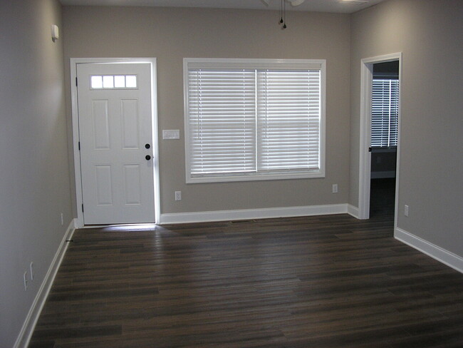 Building Photo - 782 River Birch