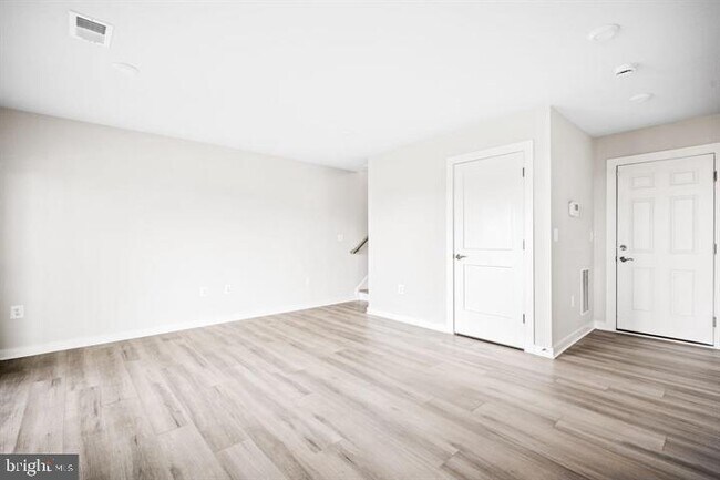 Building Photo - 42508 Invergordon Ter