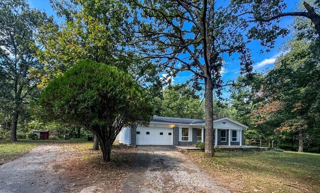 Building Photo - 4 Bedroom 3 Bathroom 2 Car Garage
