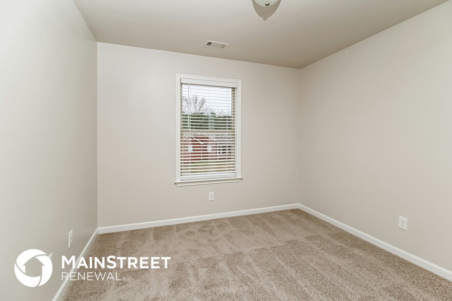 Building Photo - 455 McGiboney Ln