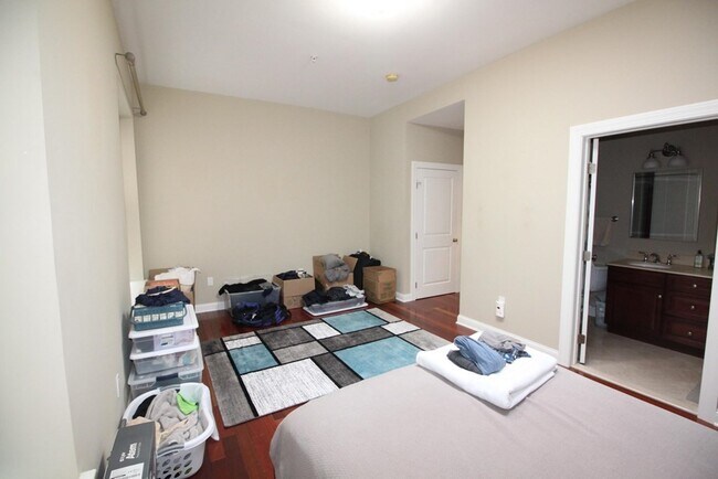 Building Photo - 20 McTernan St