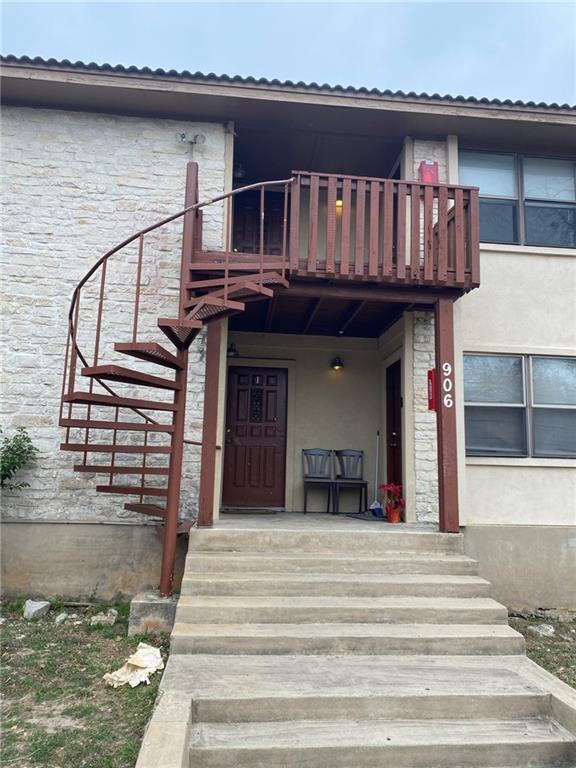 Primary Photo - 906 N LBJ Dr