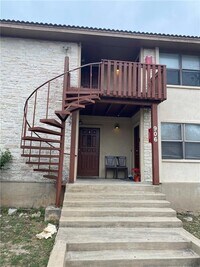Building Photo - 906 N LBJ Dr