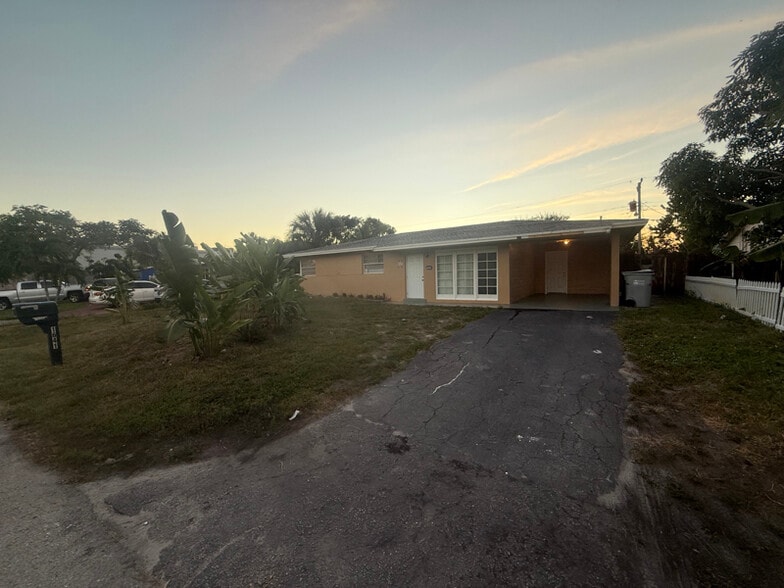 Building Photo - 1641 NW 1st Ave