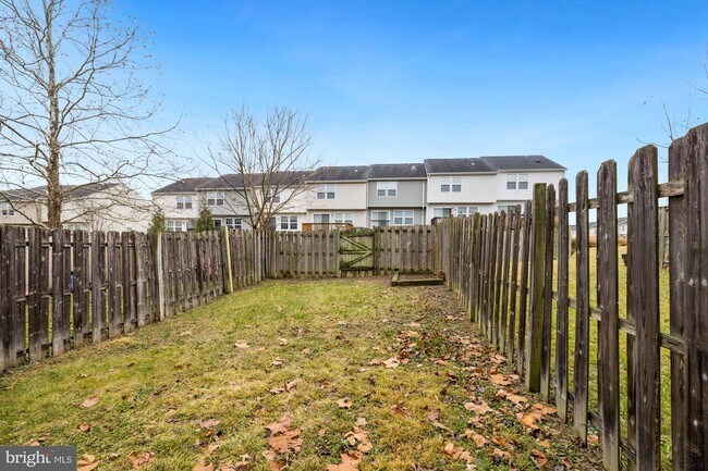Building Photo - 321 Copperfield Ln