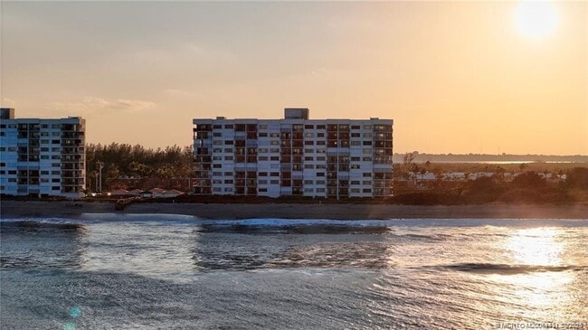 Building Photo - 9400 S Ocean Dr