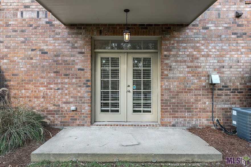 Building Photo - 888 S Kenilworth Pky