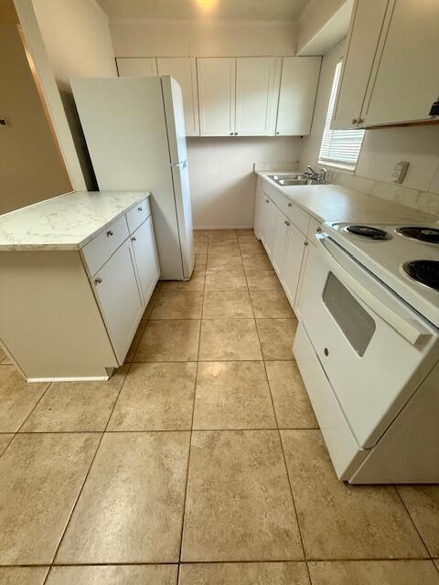 Building Photo - 594 Florosa Ct