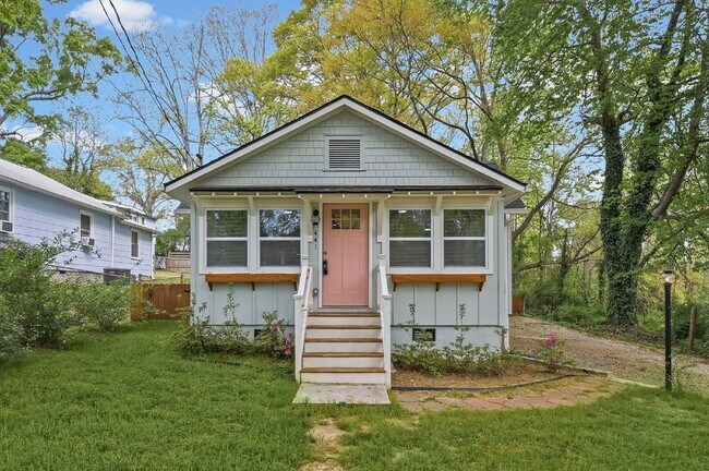 Building Photo - 441 Oak Dr