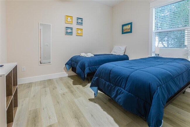 Building Photo - 507 E Paris St