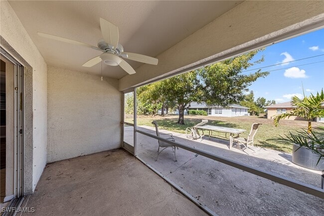 Building Photo - 841 SE 8th Terrace