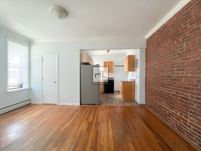 Building Photo - 36 AVENUE