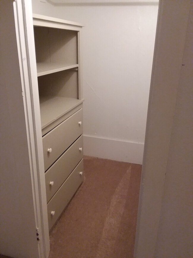 Building Photo - 225 W 1st St