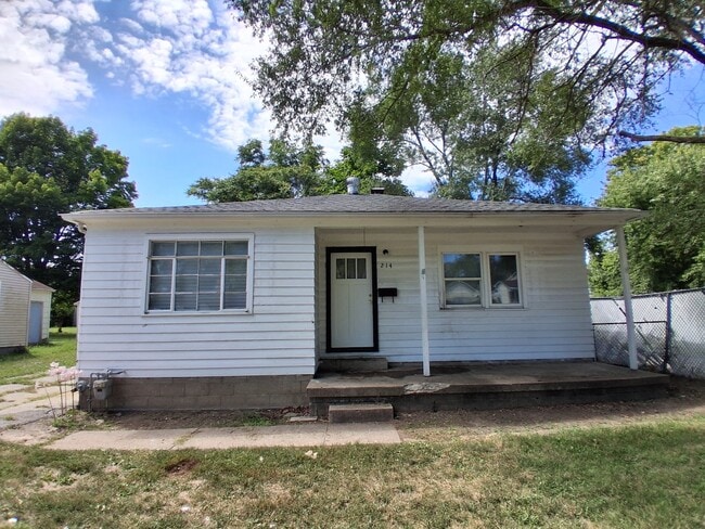 Primary Photo - 214 Edwards St