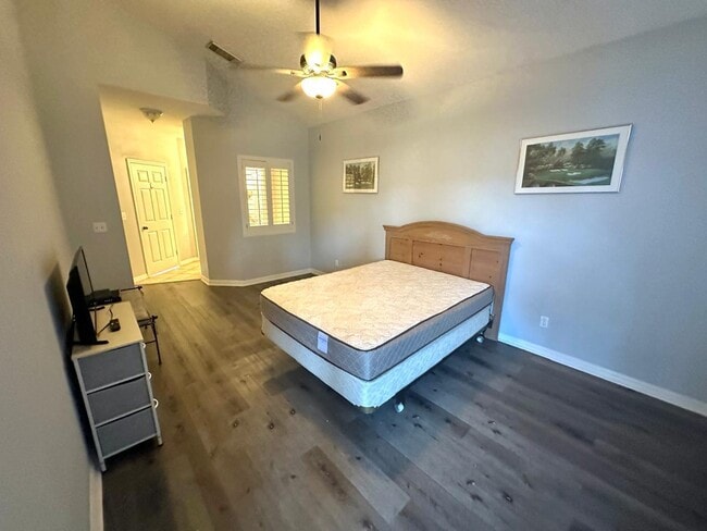 Building Photo - 9967 Perfect Dr