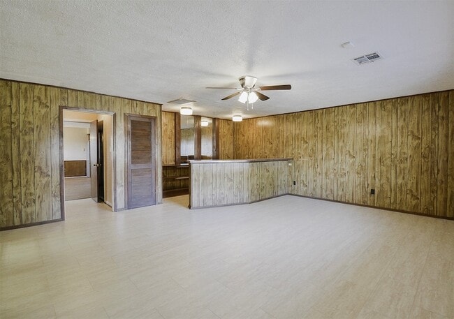 Building Photo - 13915 Roundstone Ln