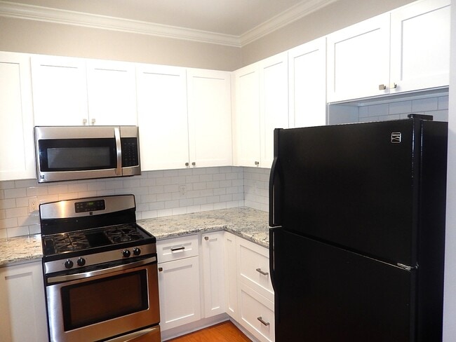 Building Photo - 211 Bridgepath Dr