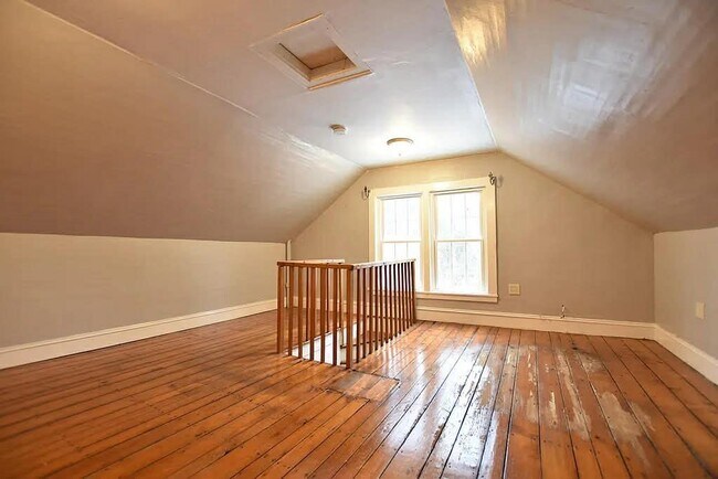 Building Photo - 55 Hopkins Hollow Rd