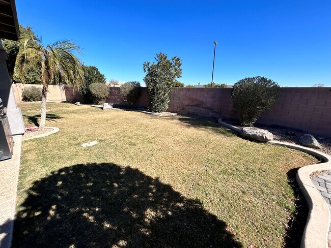 Building Photo - Beautiful fully furnished 4-bedroom, 2.5-bath home located near downtown Gilbert!