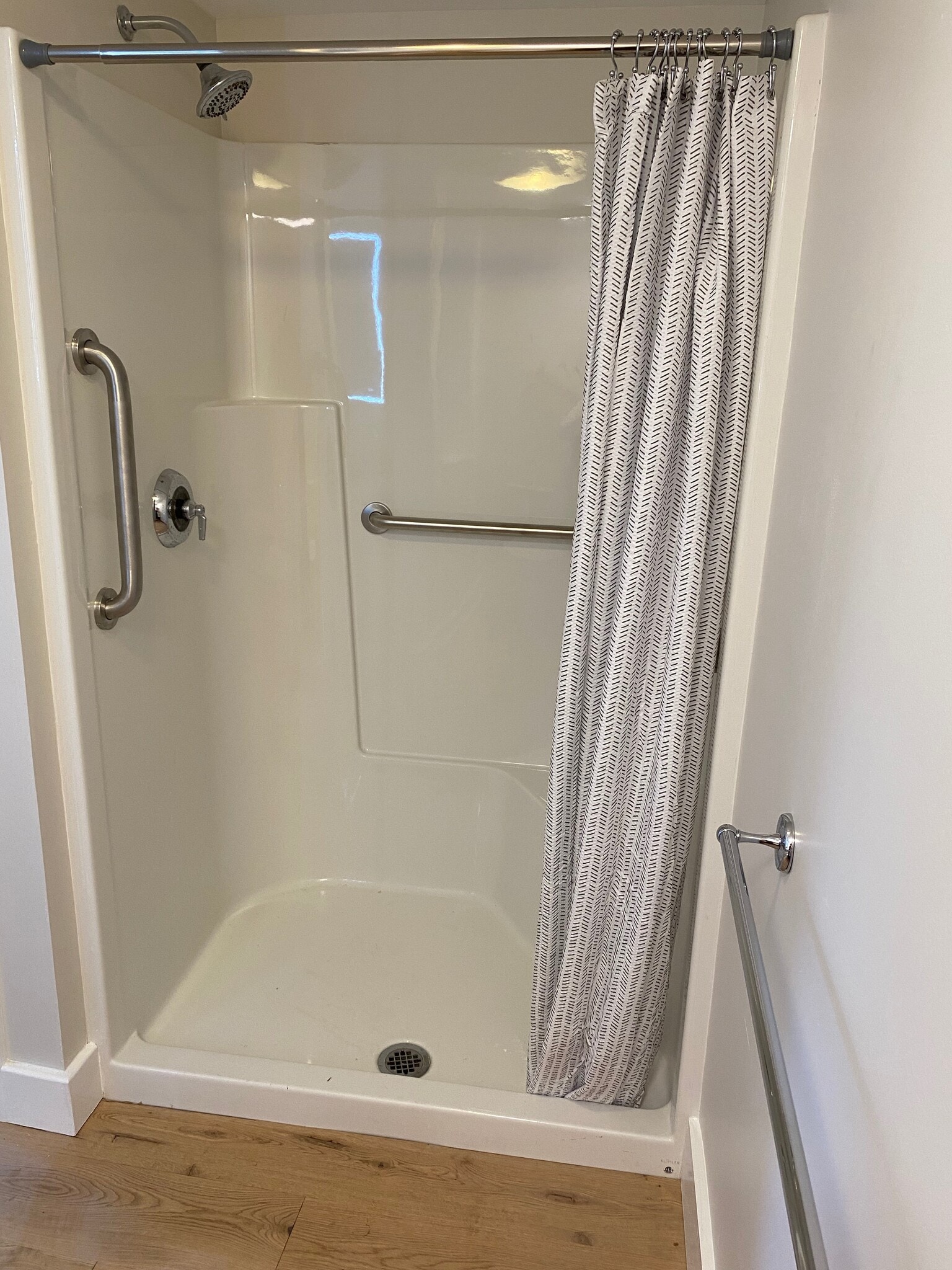 Large shower - 1 Overlook Dr
