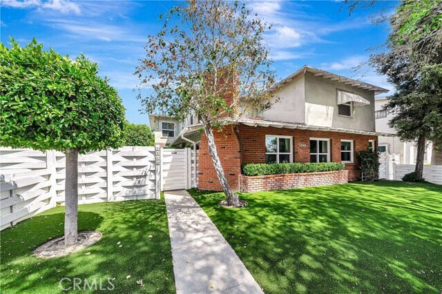 Building Photo - 5840 Coldwater Canyon Ave