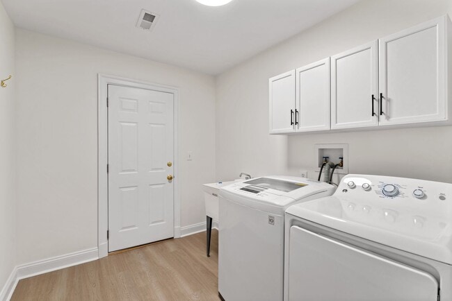 Building Photo - 4990 Lake Tree Ln