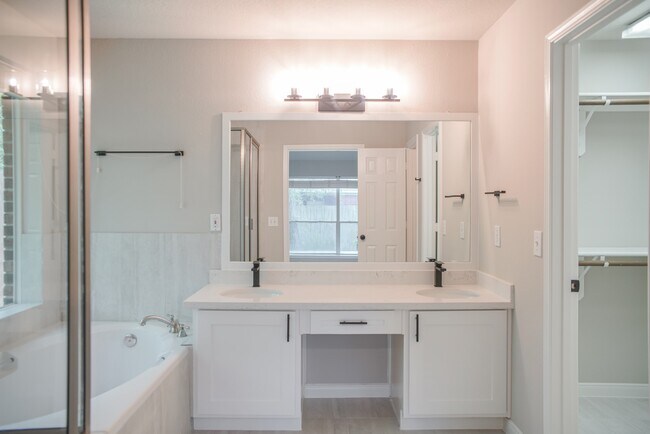 Building Photo - 91 N Willow Point Cir