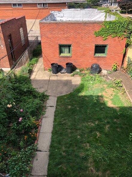 Building Photo - 5127 Liberty Ave