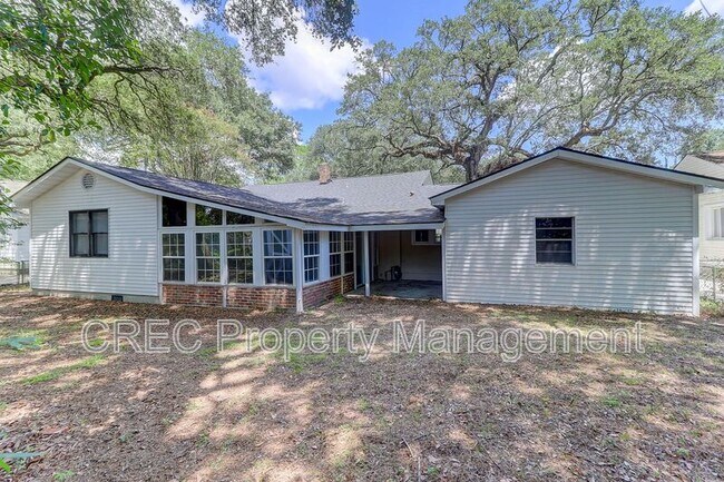 Building Photo - 5639 Flanders Ave