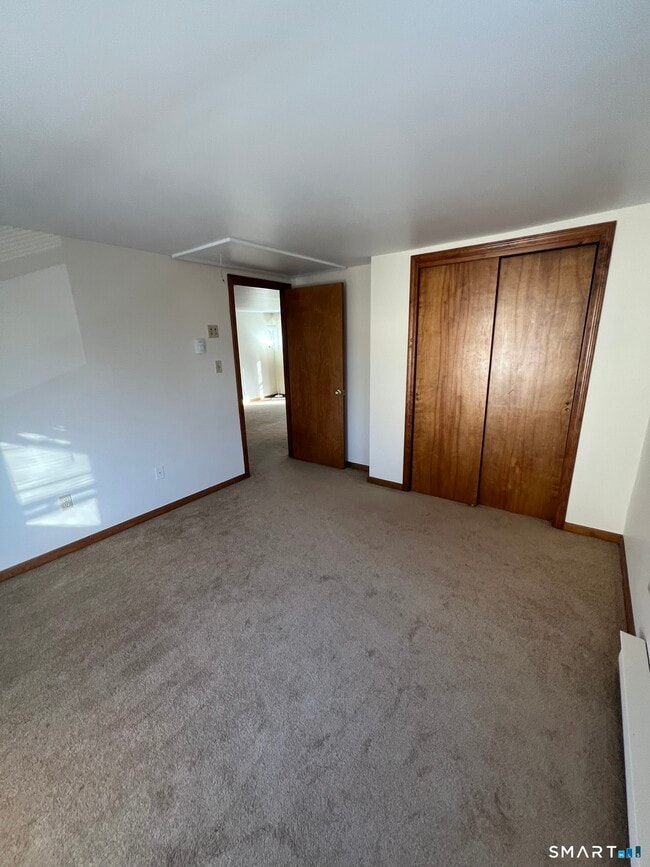 Building Photo - 7 Golden Hill St