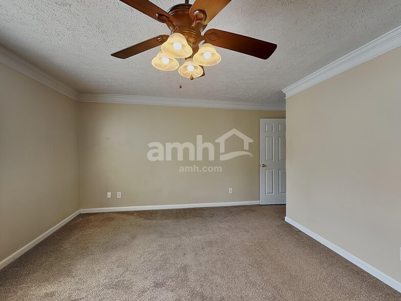 Building Photo - 329 Westminster Dr