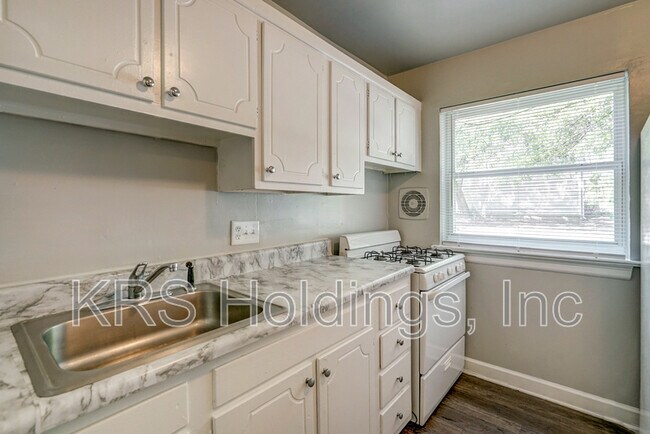 Building Photo - 5244 Goolsby Ct