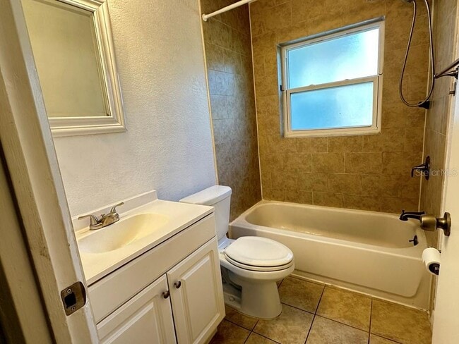 Building Photo - 1432 Lotus Path