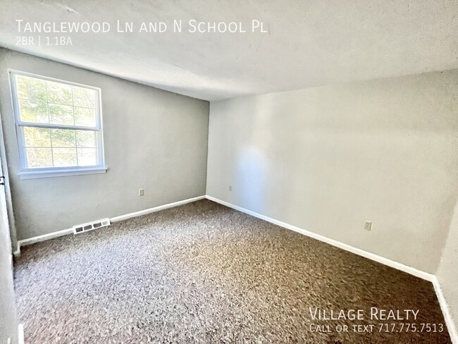 Building Photo - Spacious 2-BR Townhome in Dallastown Schoo...