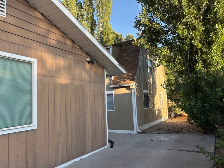 Walk around Here - 675 W 1800 N