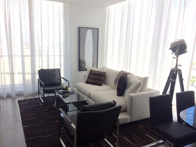 Building Photo - 151 SE 1st St