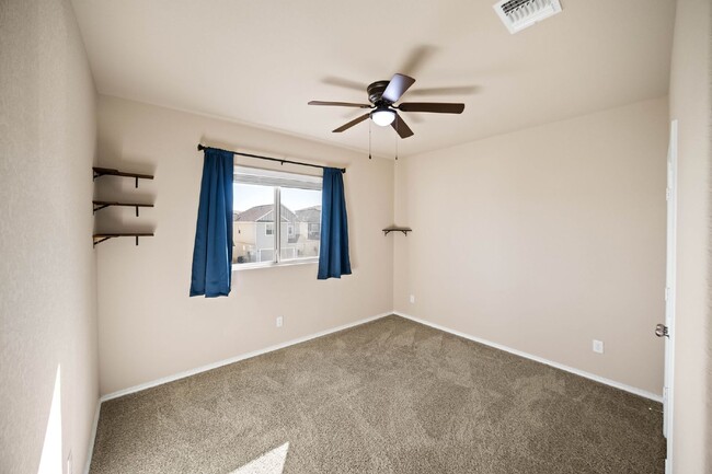 Building Photo - FREE MONTH OF RENT WITH 18 MONTH LEASE SIG...