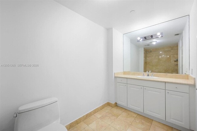 Building Photo - 20201 E Country Club Dr